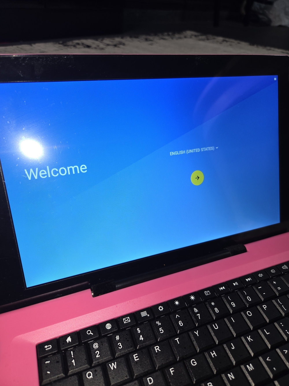 Pink Laptop Tablet with Detachable Keyboard - Portable Touchscreen